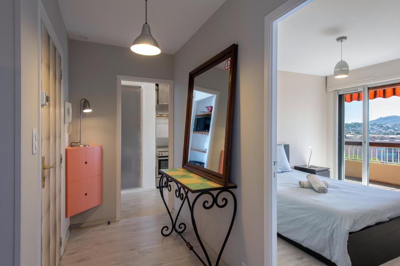 Le Cadet - Vue Panoramique Ville Et Baie De Sanary Sur Mer, Parking & Terrasse - 2 A 4 Pers Luaran gambar